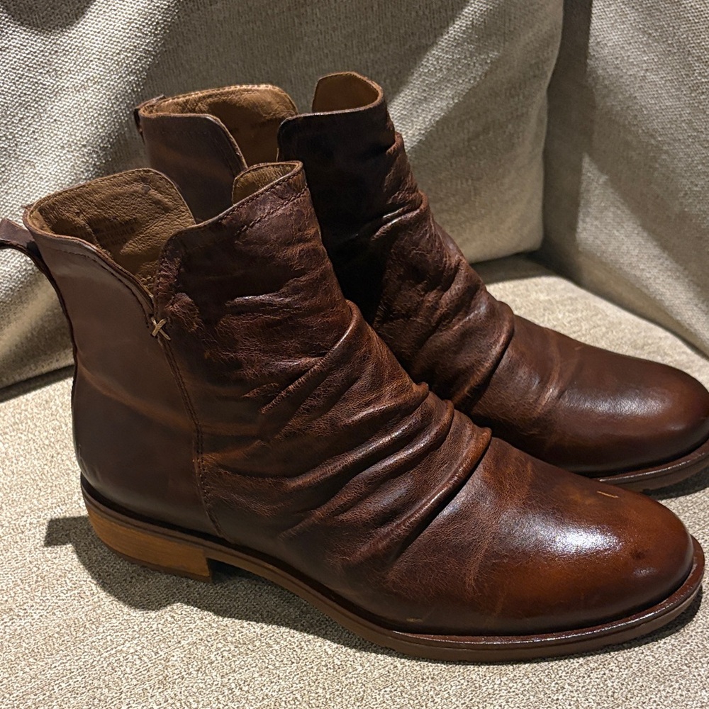 Sofft Rich Brown Ankle Booties